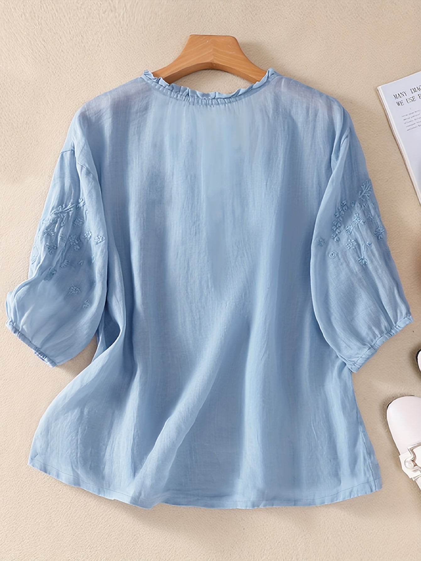 Lily™ | Embroidered Blouse In Mixed Linen