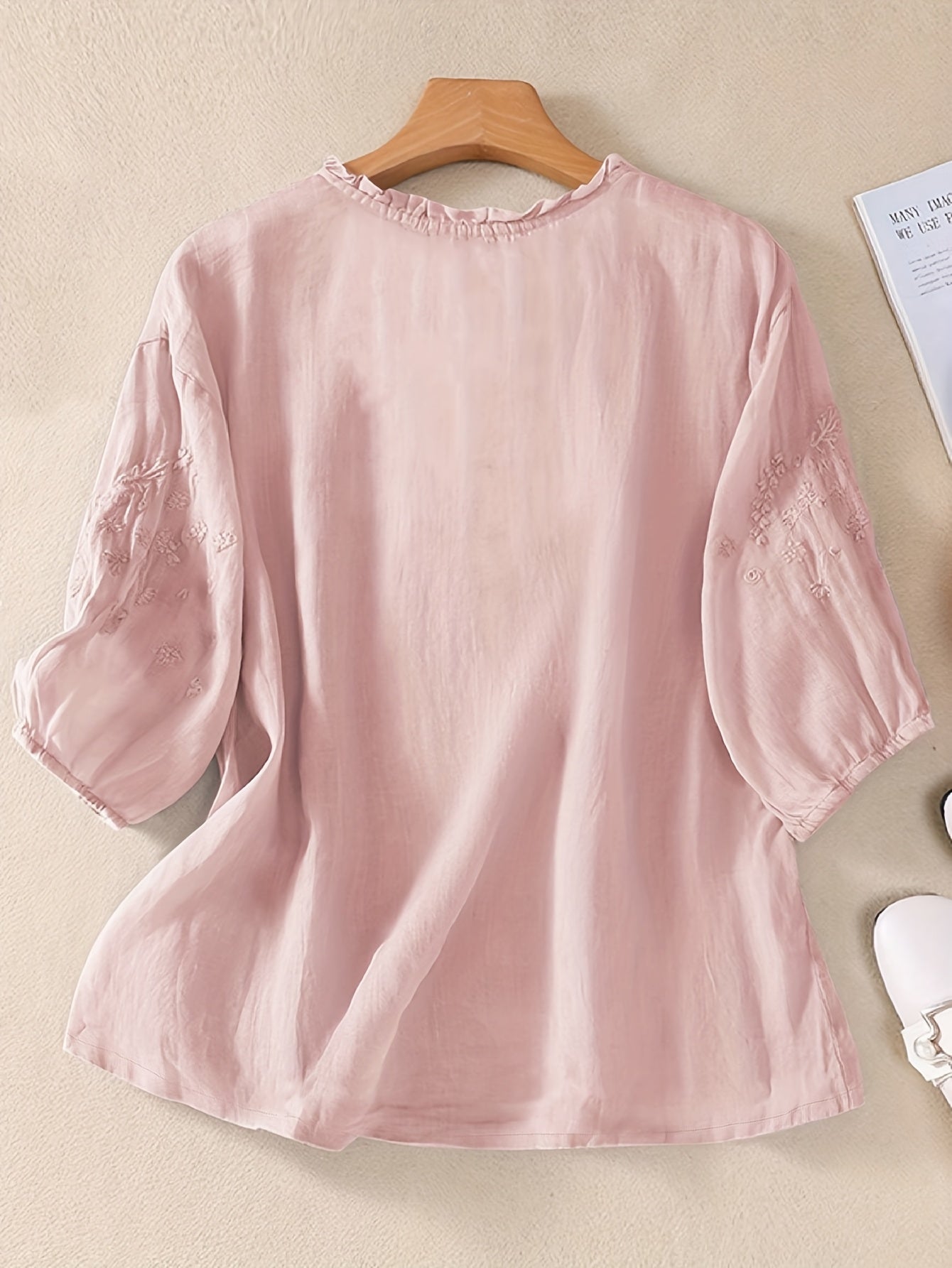 Lily™ | Embroidered Blouse In Mixed Linen